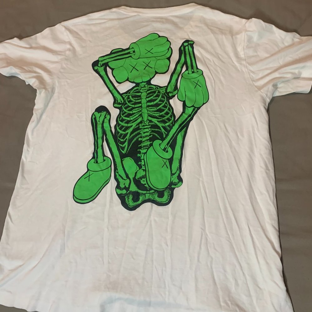 Kaws uniqlo skeleton tee
